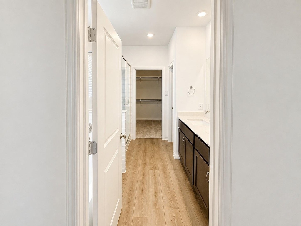 715 Roanoke Drive - Photo 12