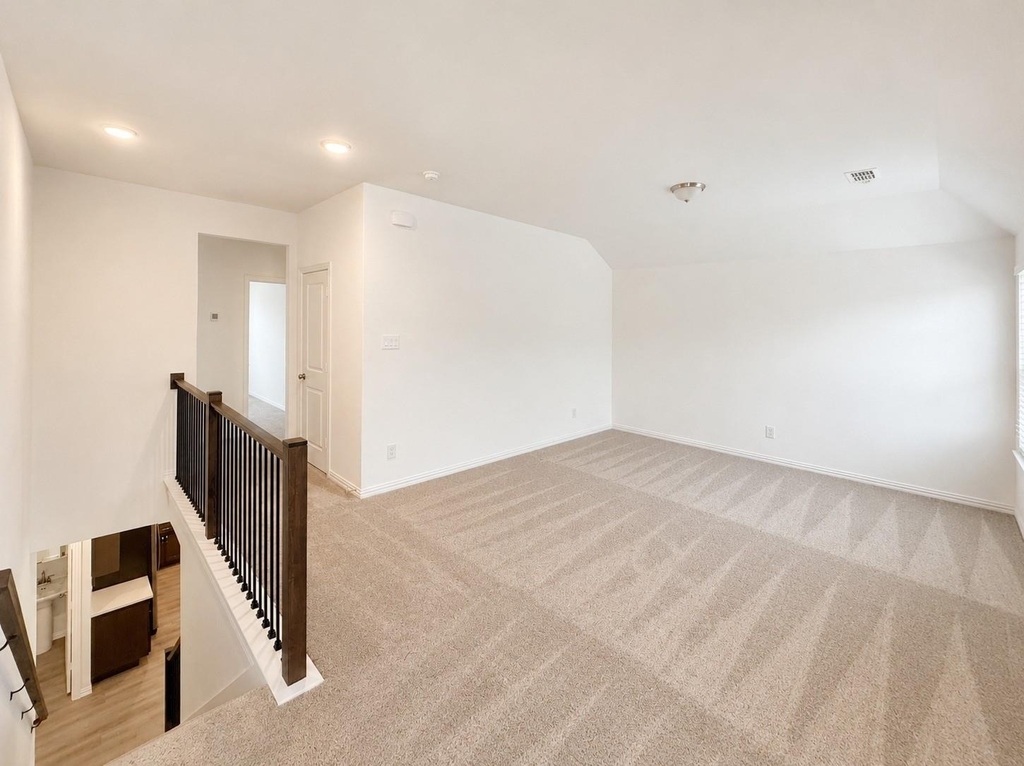 715 Roanoke Drive - Photo 19