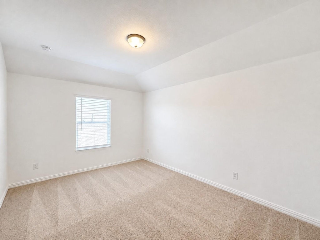 715 Roanoke Drive - Photo 23