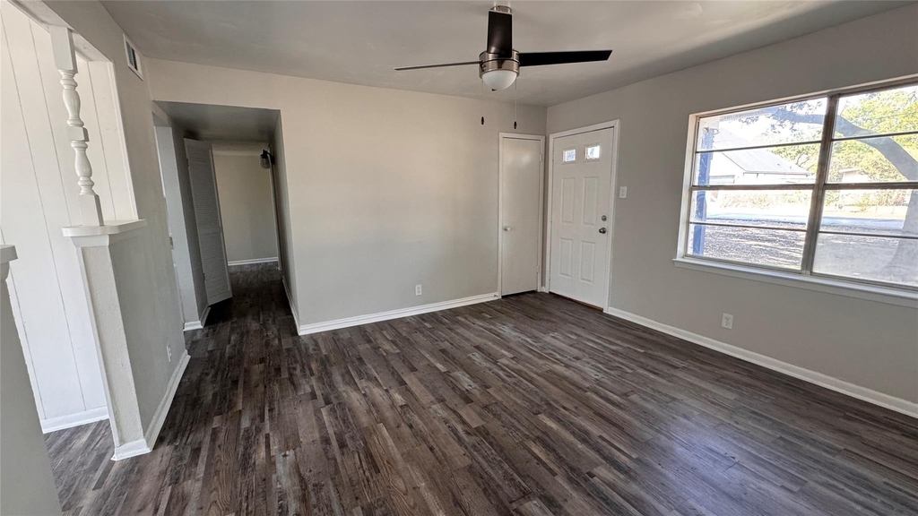 1247 Seminole Drive - Photo 2