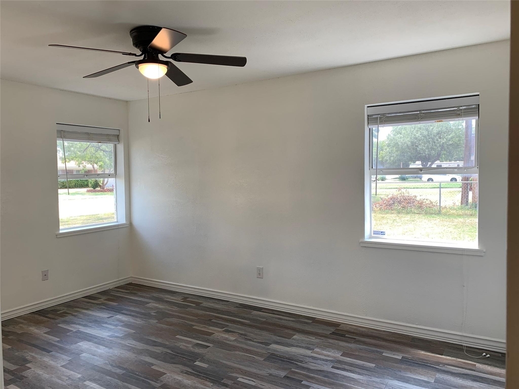 650 Peake - Photo 11