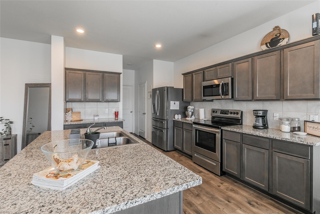 2405 Lupton Street - Photo 4