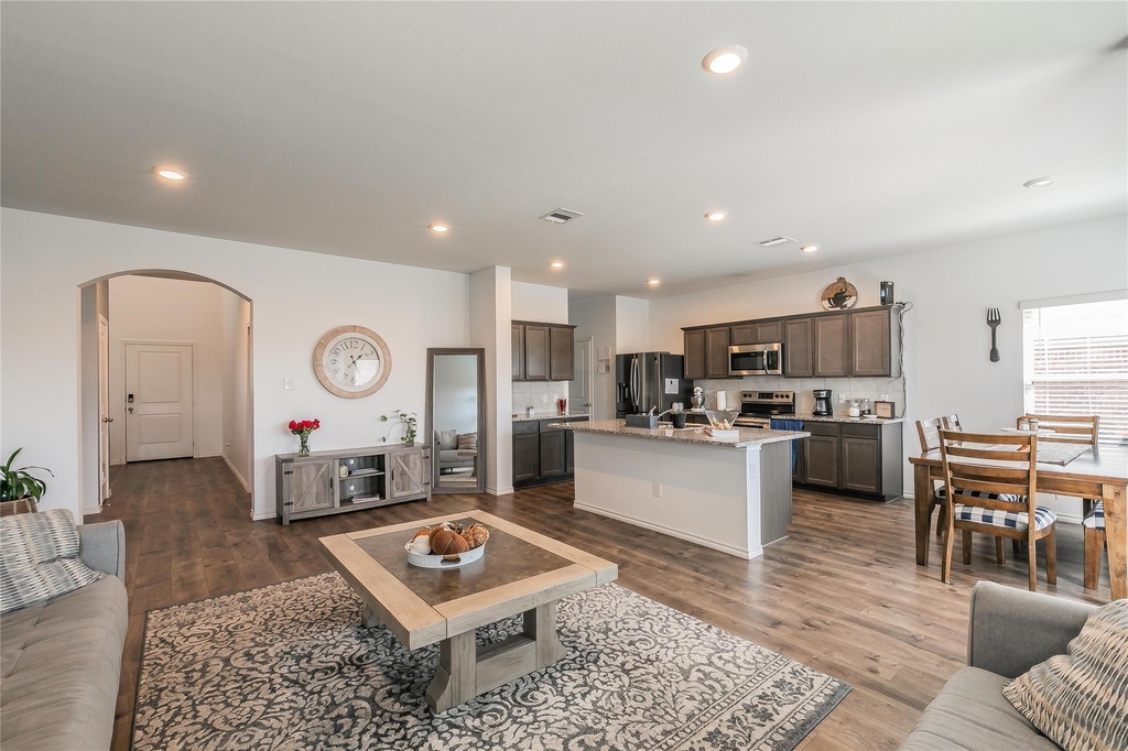 2405 Lupton Street - Photo 1