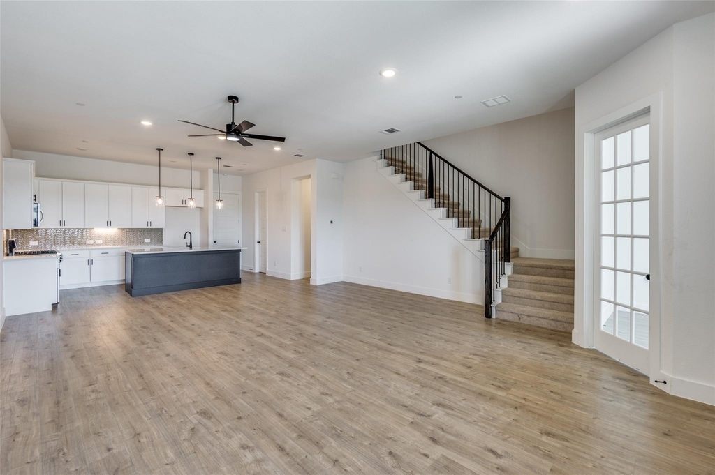 1224 Eureka Springs Street - Photo 2