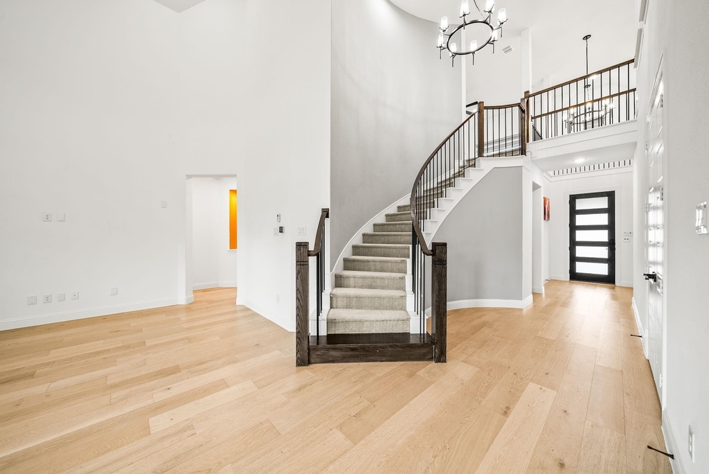 12637 Diamond Creek Drive - Photo 10