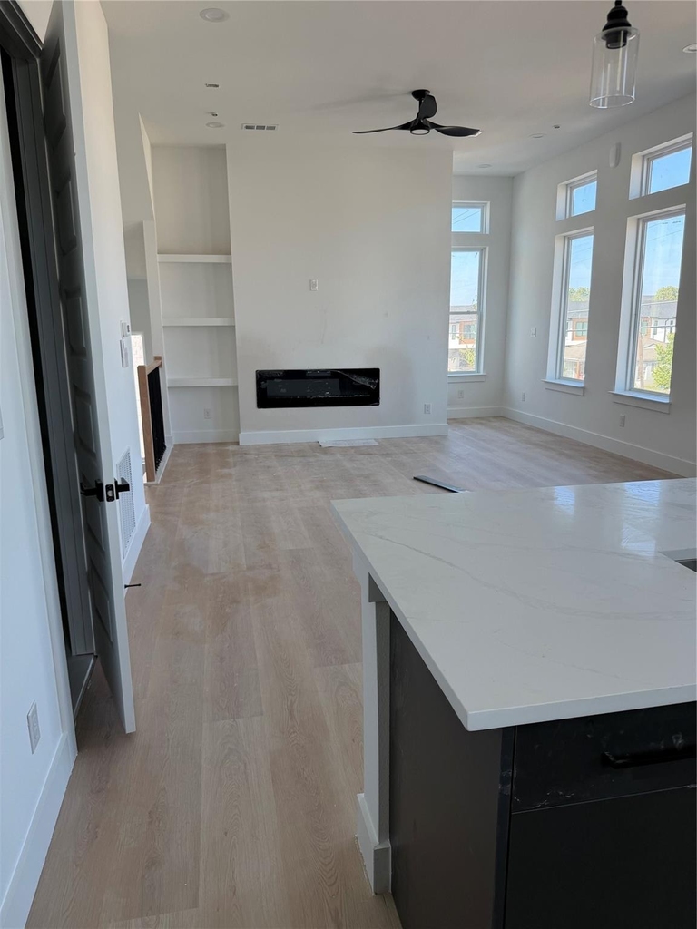 2204 Lovedale Avenue - Photo 2