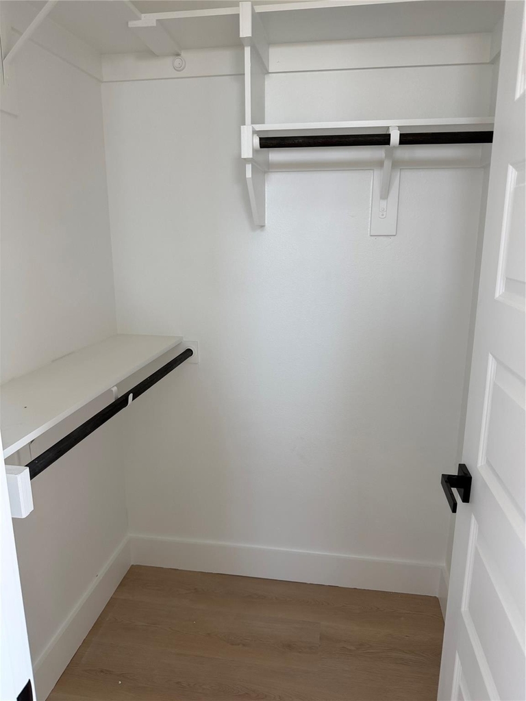 2204 Lovedale Avenue - Photo 32