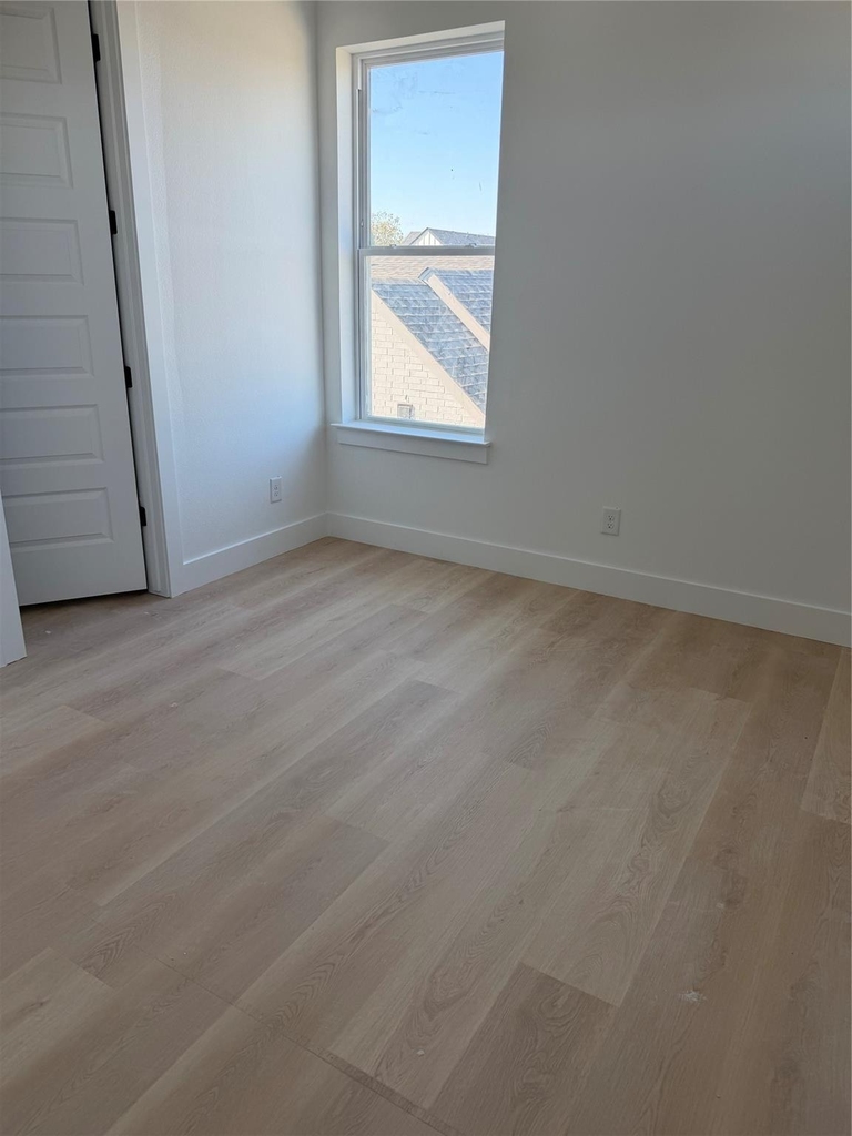 2204 Lovedale Avenue - Photo 28