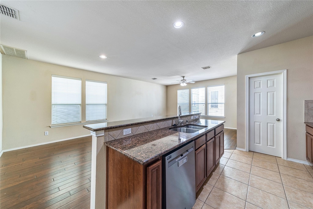 7416 Coronado Avenue - Photo 11