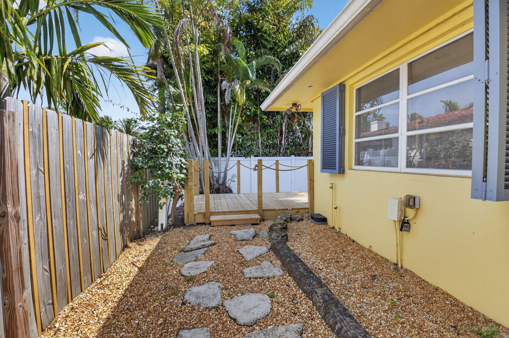 111 Se 7th Avenue - Photo 18