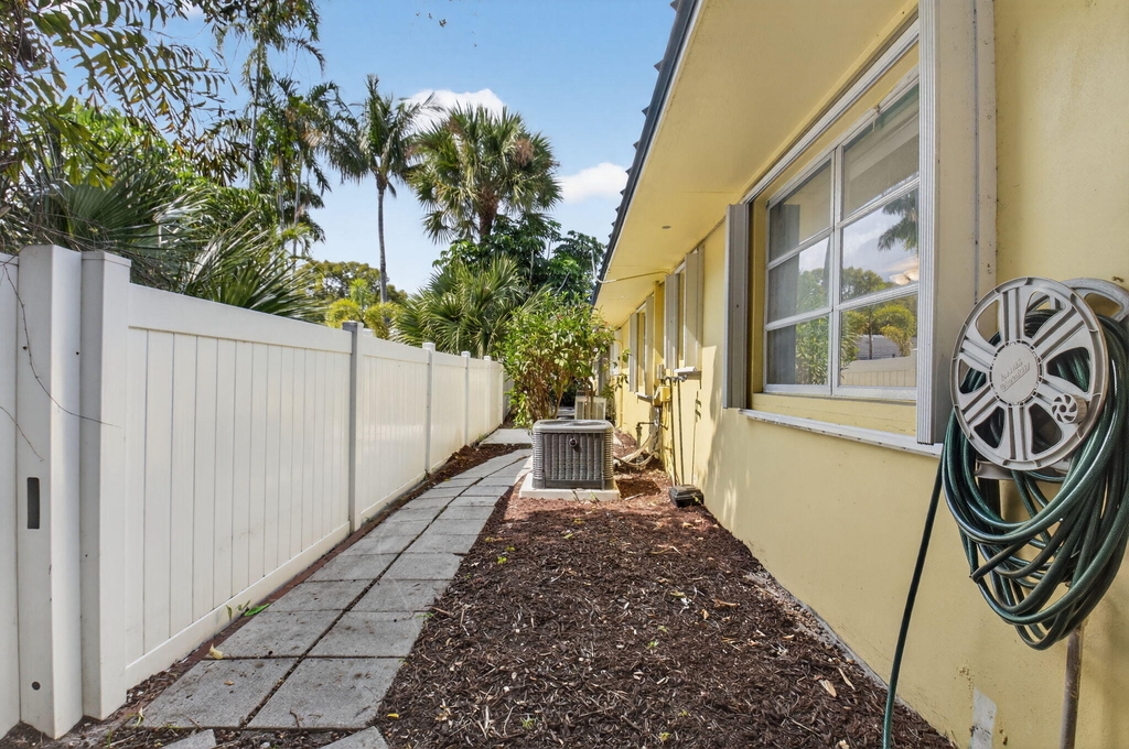 111 Se 7th Avenue - Photo 22