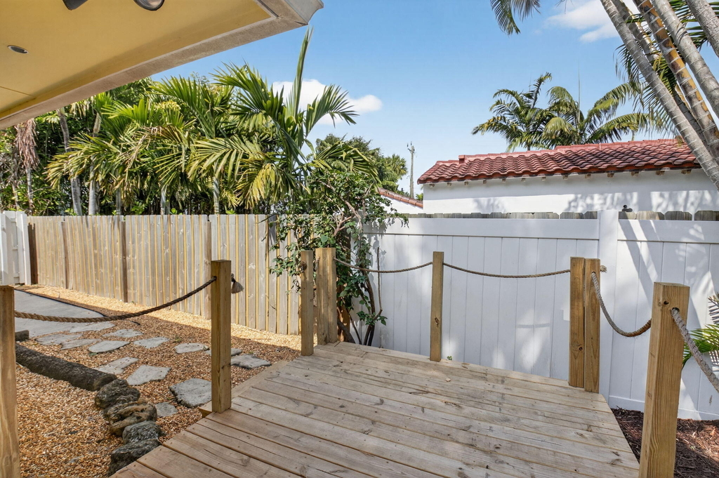 111 Se 7th Avenue - Photo 19
