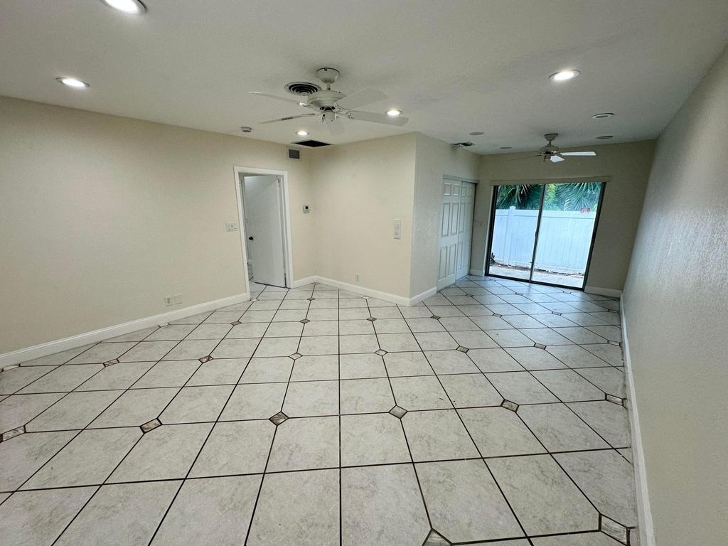 111 Se 7th Avenue - Photo 14