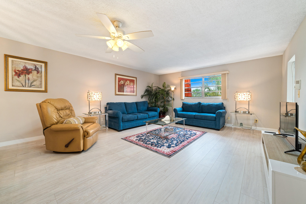 22615 Sw 66th Avenue - Photo 1