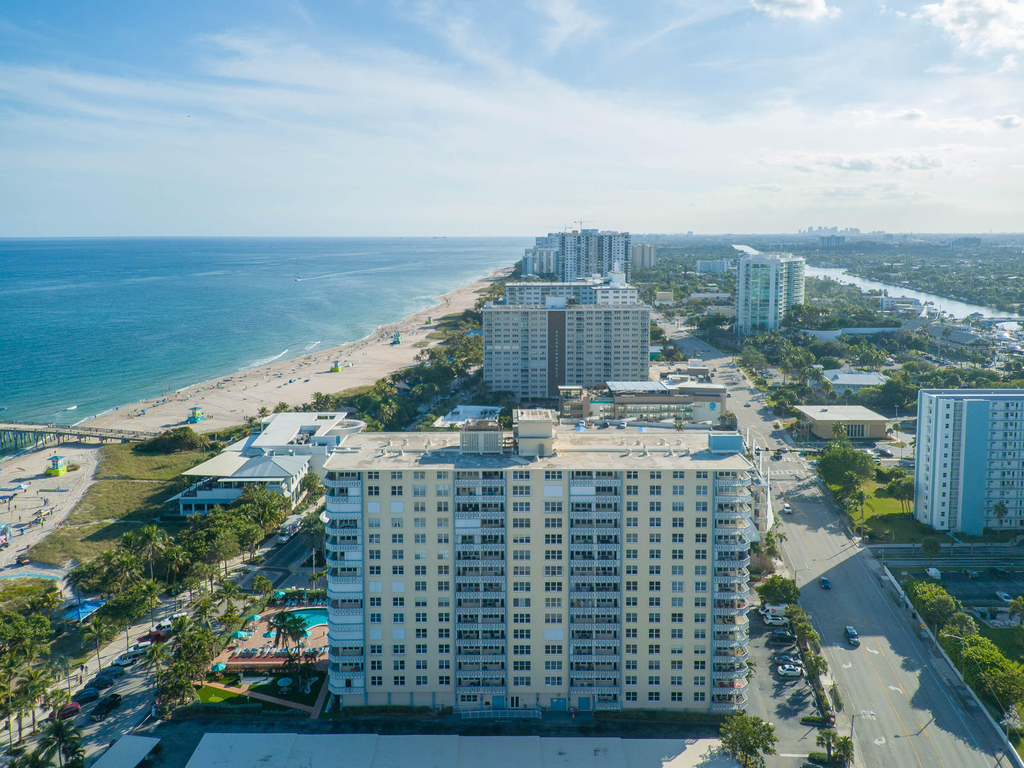 305 N Pompano Beach Boulevard - Photo 0