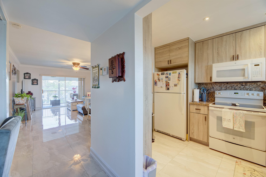 6850 Royal Palm Boulevard - Photo 11