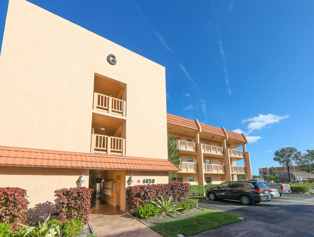 6850 Royal Palm Boulevard - Photo 1