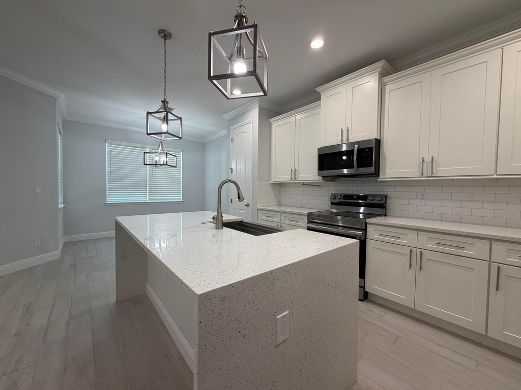 2329 Sw Alminar Street - Photo 12