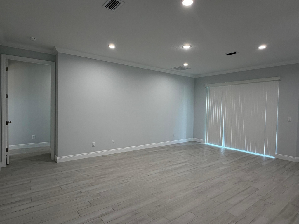 2329 Sw Alminar Street - Photo 5