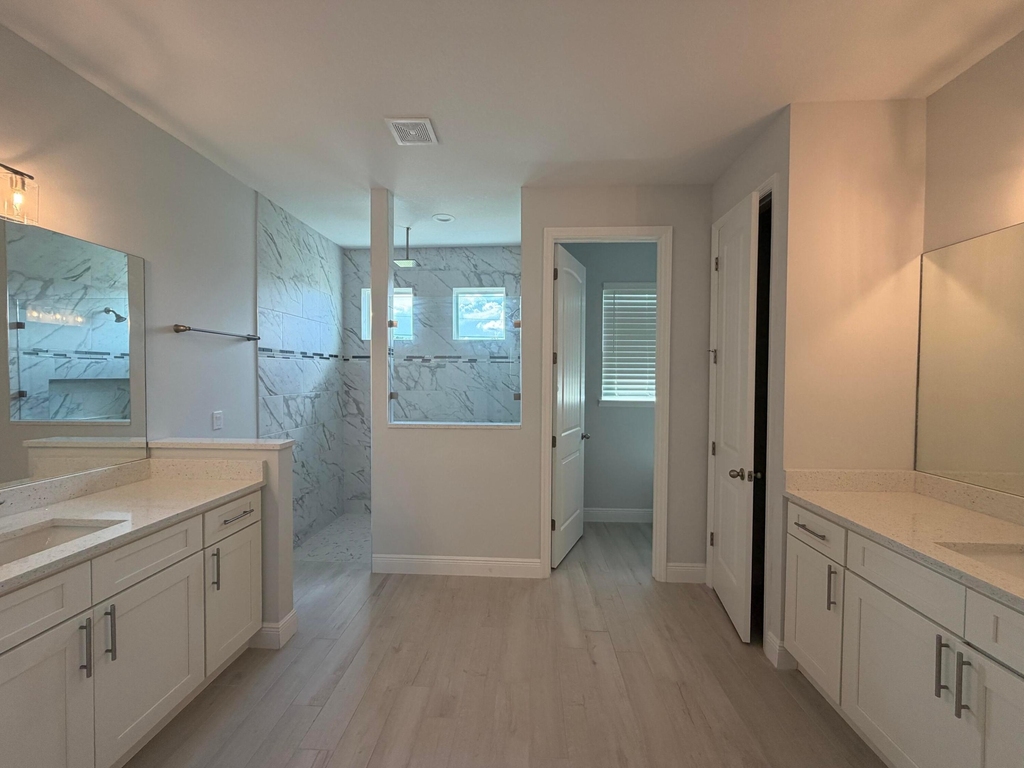 2329 Sw Alminar Street - Photo 3