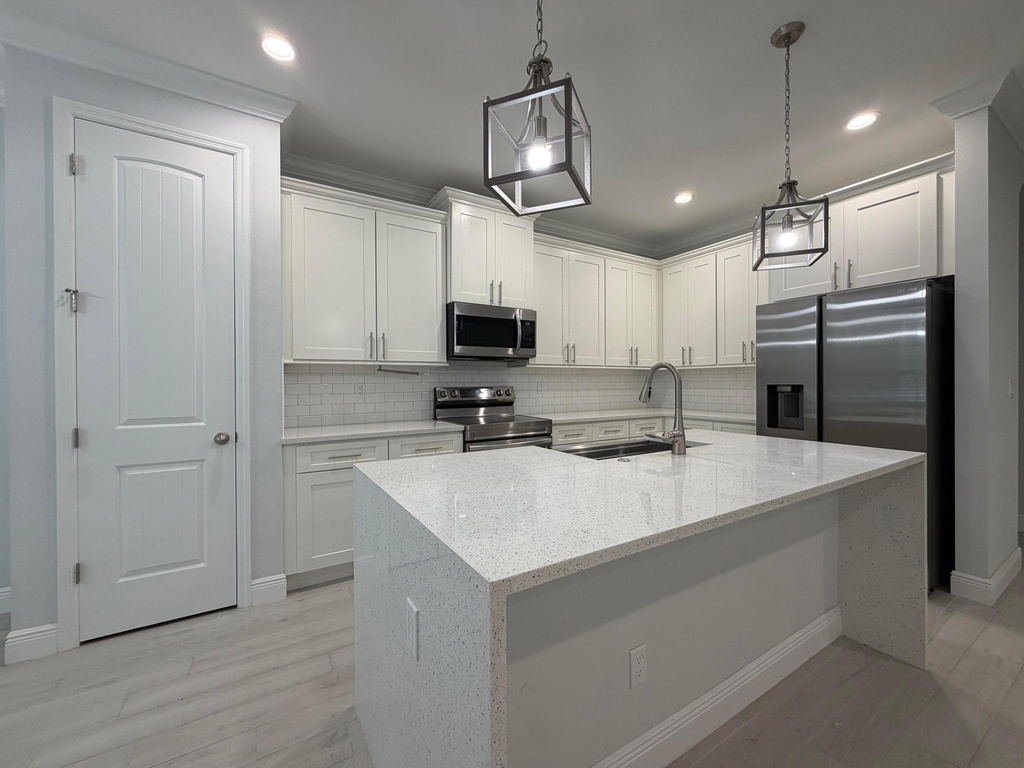 2329 Sw Alminar Street - Photo 13