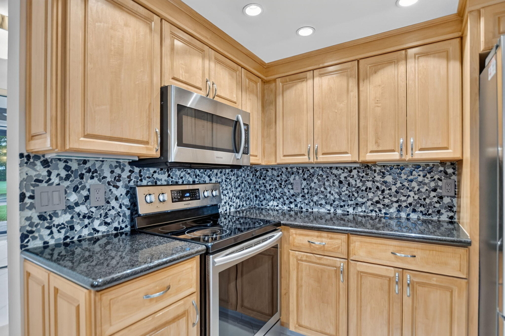 7756 La Mirada Drive - Photo 23