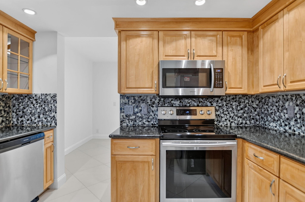 7756 La Mirada Drive - Photo 22