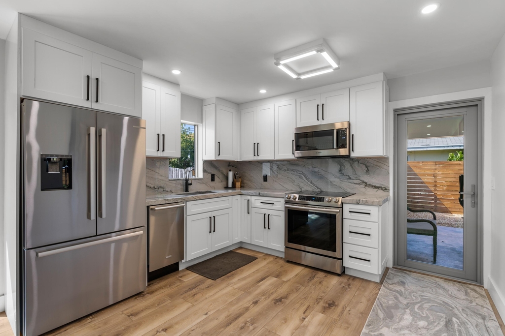918 Se 3rd Avenue - Photo 12