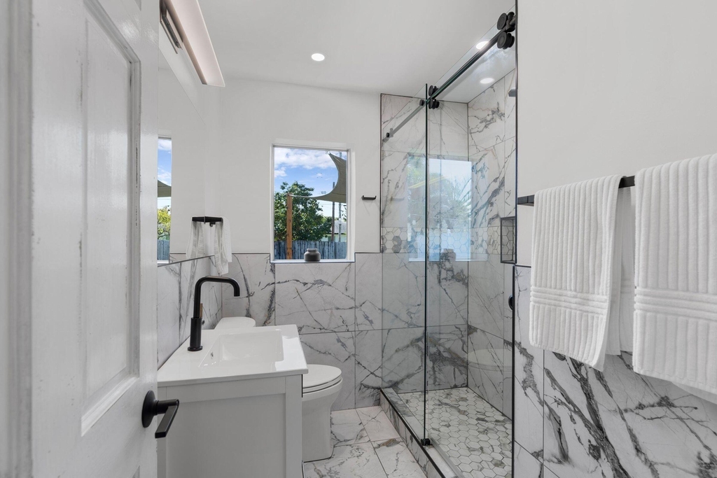 918 Se 3rd Avenue - Photo 8