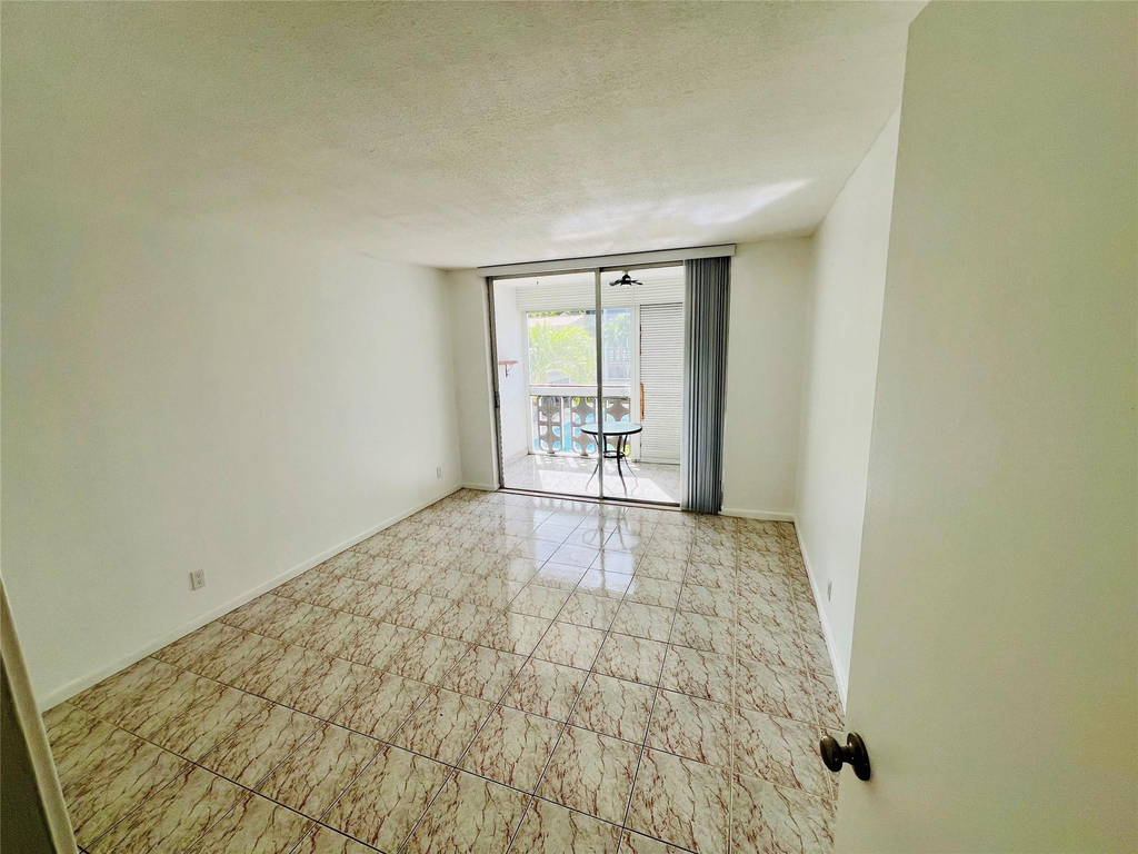 211 Ne 8th Avenue - Photo 4