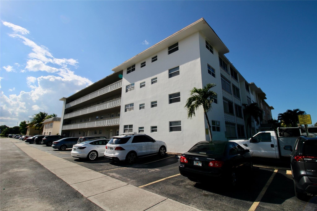 211 Ne 8th Avenue - Photo 0