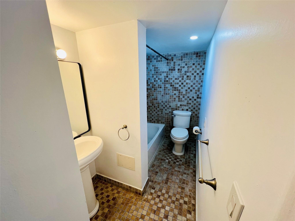 211 Ne 8th Avenue - Photo 6
