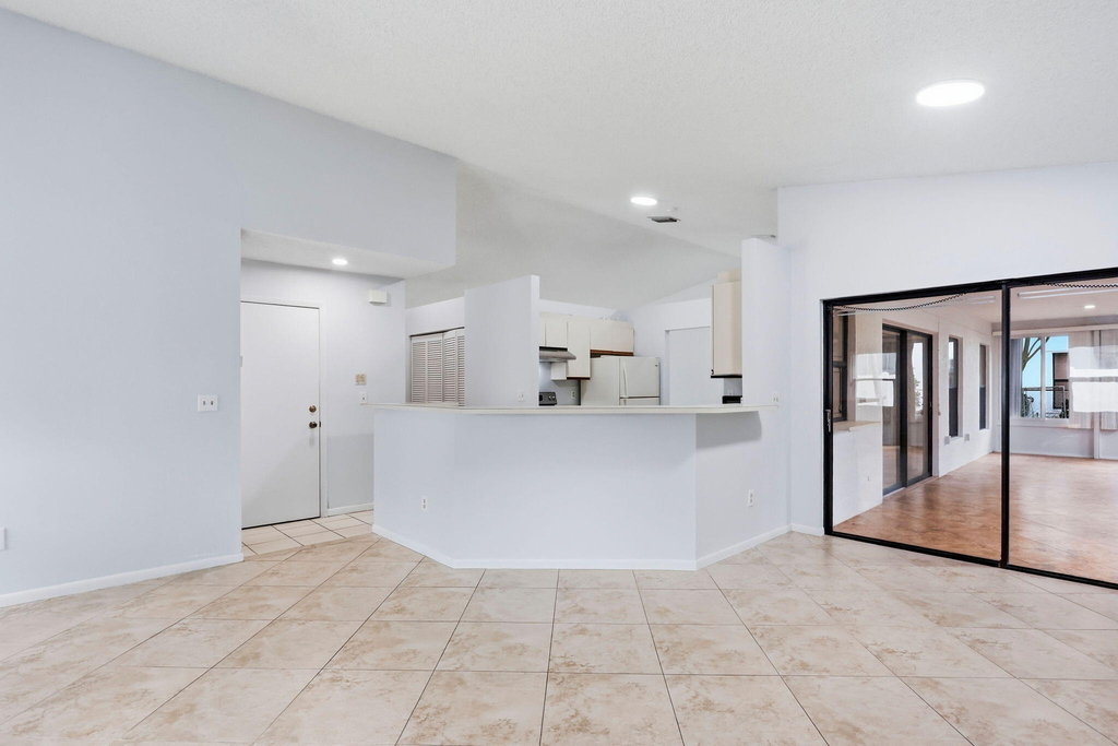 2171 Nw 76th Avenue - Photo 16