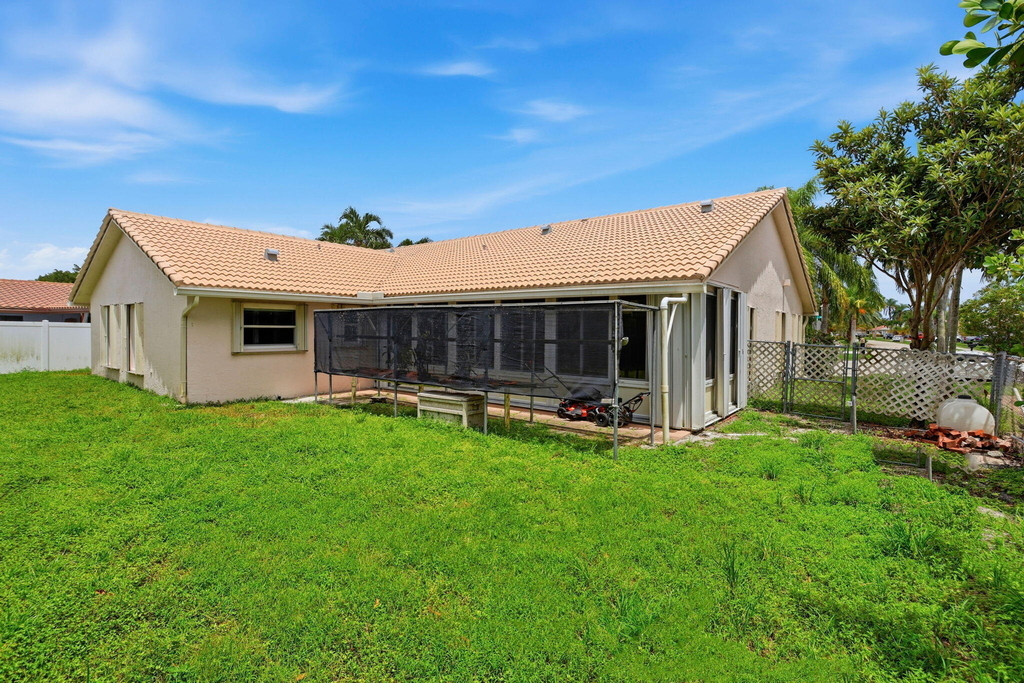 2171 Nw 76th Avenue - Photo 38