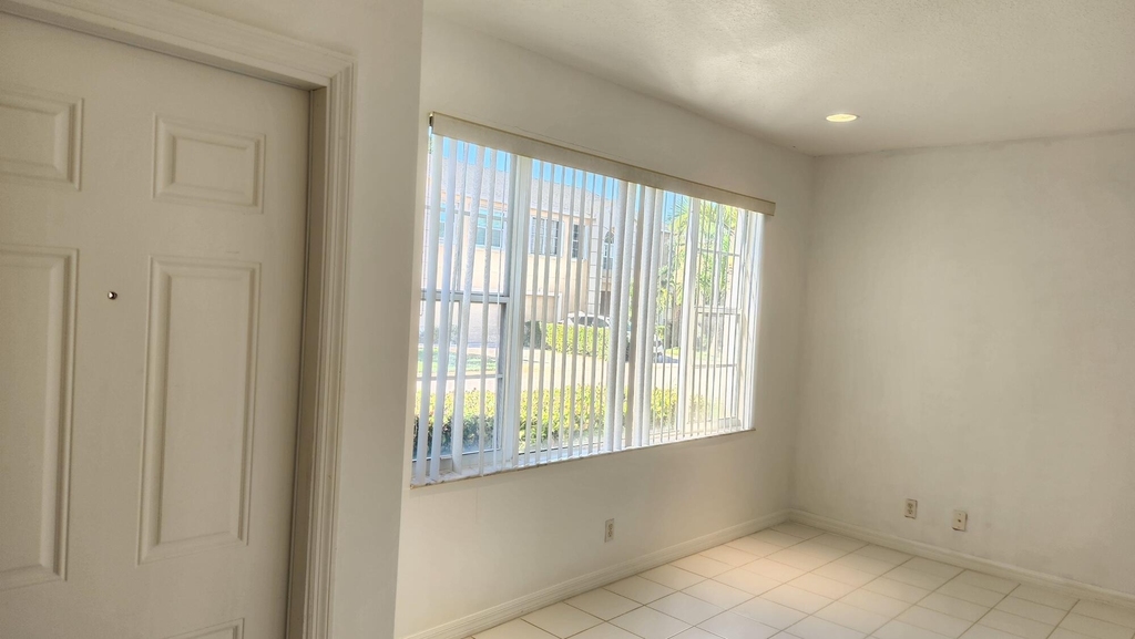 271 Live Oak Lane - Photo 2