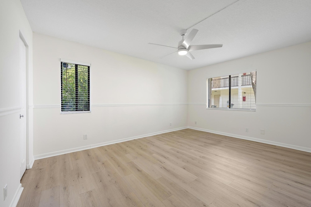 3404 Gardens East Drive - Photo 4