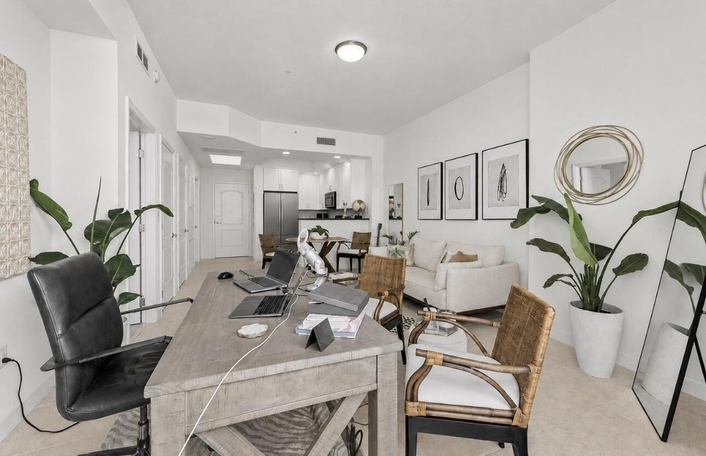801 S Olive Avenue - Photo 8