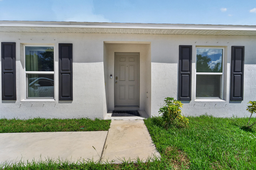 1051 Sw Becker Road - Photo 2