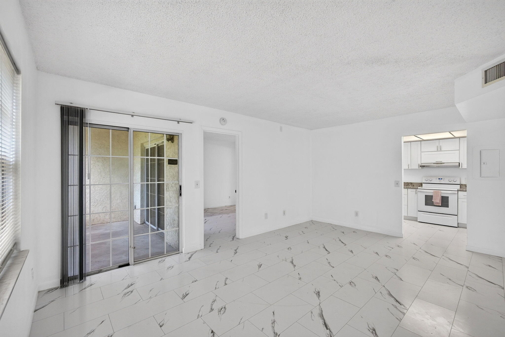 1628 Se Green Acres Circle - Photo 11
