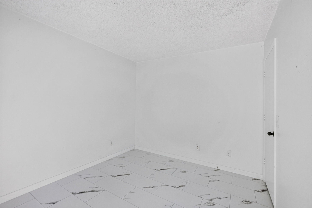 1628 Se Green Acres Circle - Photo 32