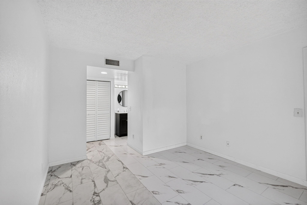 1628 Se Green Acres Circle - Photo 17