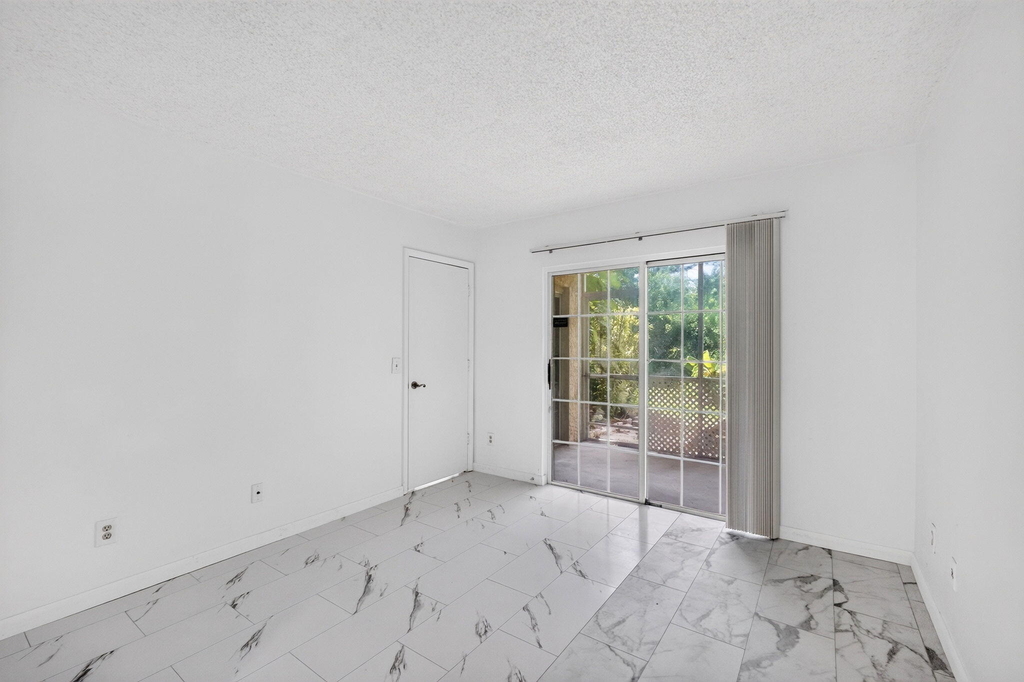 1628 Se Green Acres Circle - Photo 18