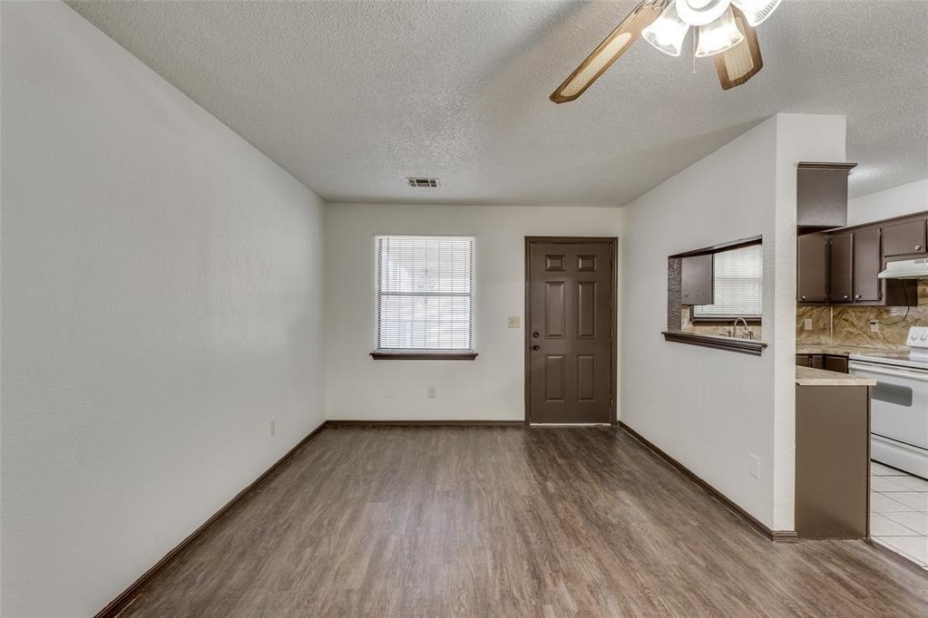 2210 30th Street - Photo 3