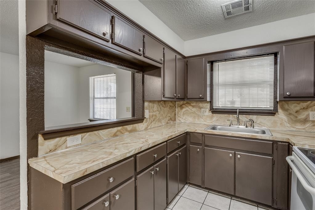 2210 30th Street - Photo 9