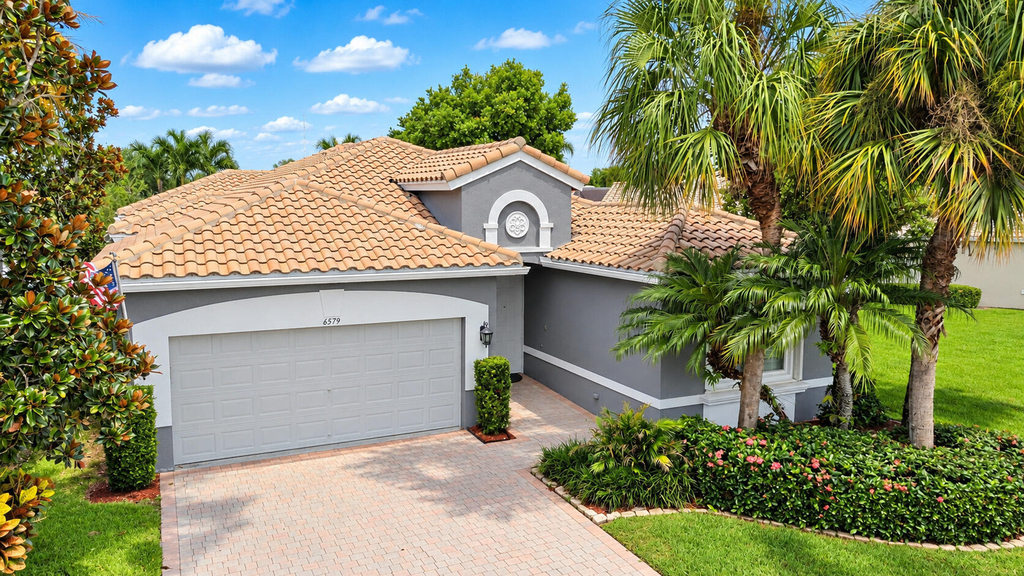 6579 Pavone Street - Photo 0