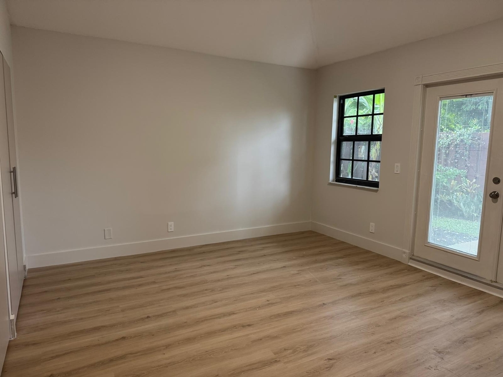 13479 Fountain View Boulevard - Photo 4