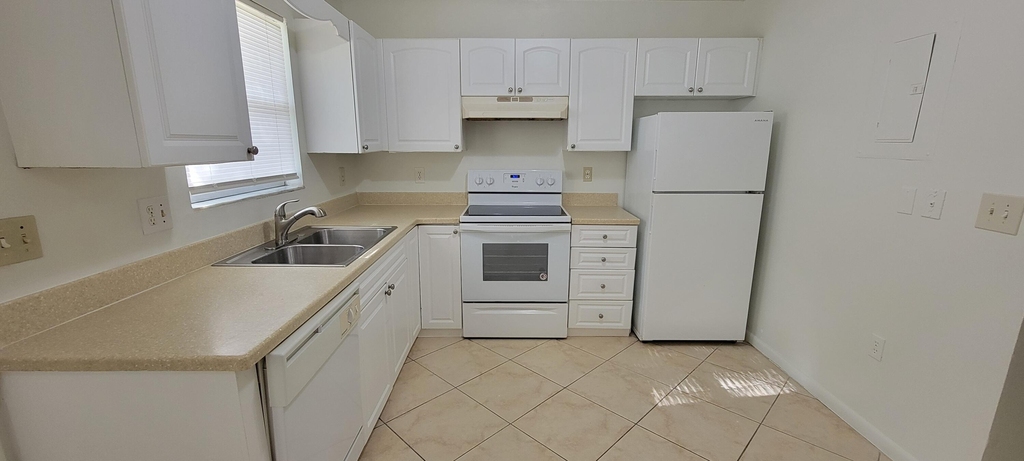 2018 S 10th Street - Photo 7