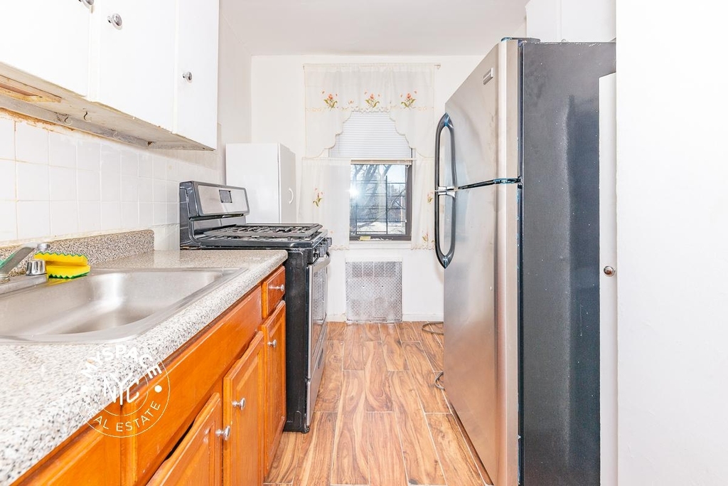 250 Clarkson Avenue - Photo 6