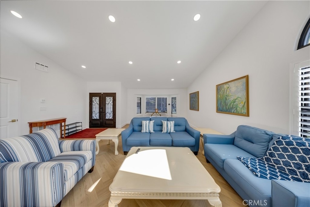 1107 N Short - Photo 4
