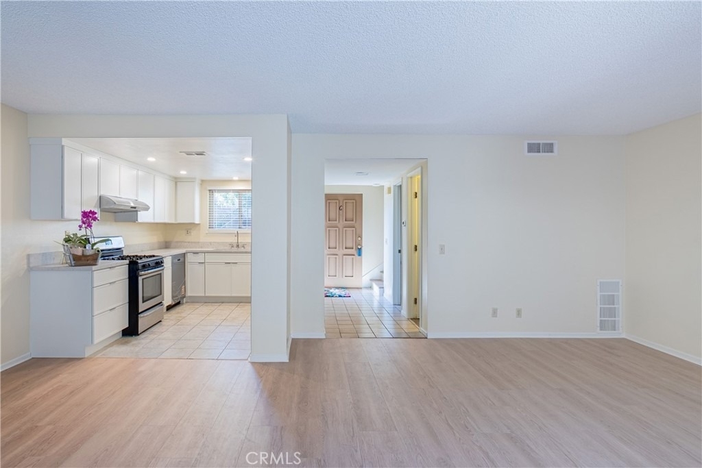1008 Las Lomas Drive - Photo 1